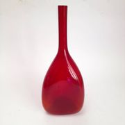 Triangular red glass vase by Gunnar Ander for Elme Glasbrück.