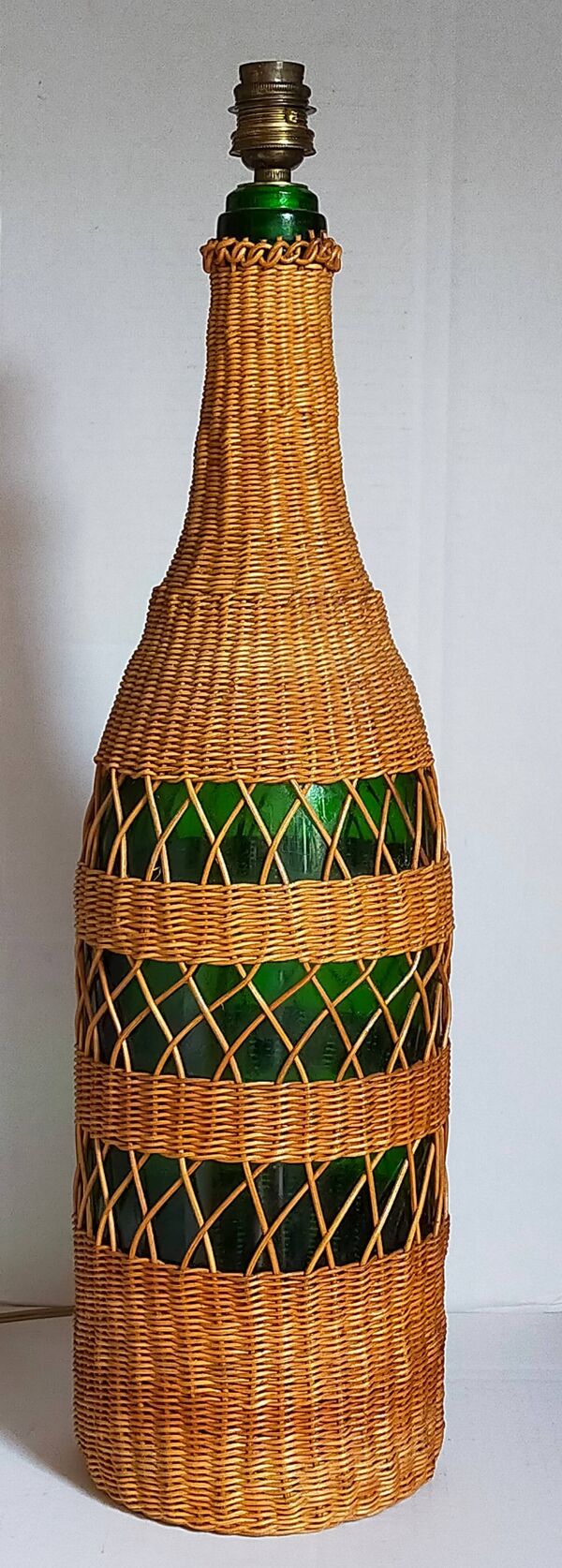 Pied de lampe bouteille XL habillée de rotin années 50