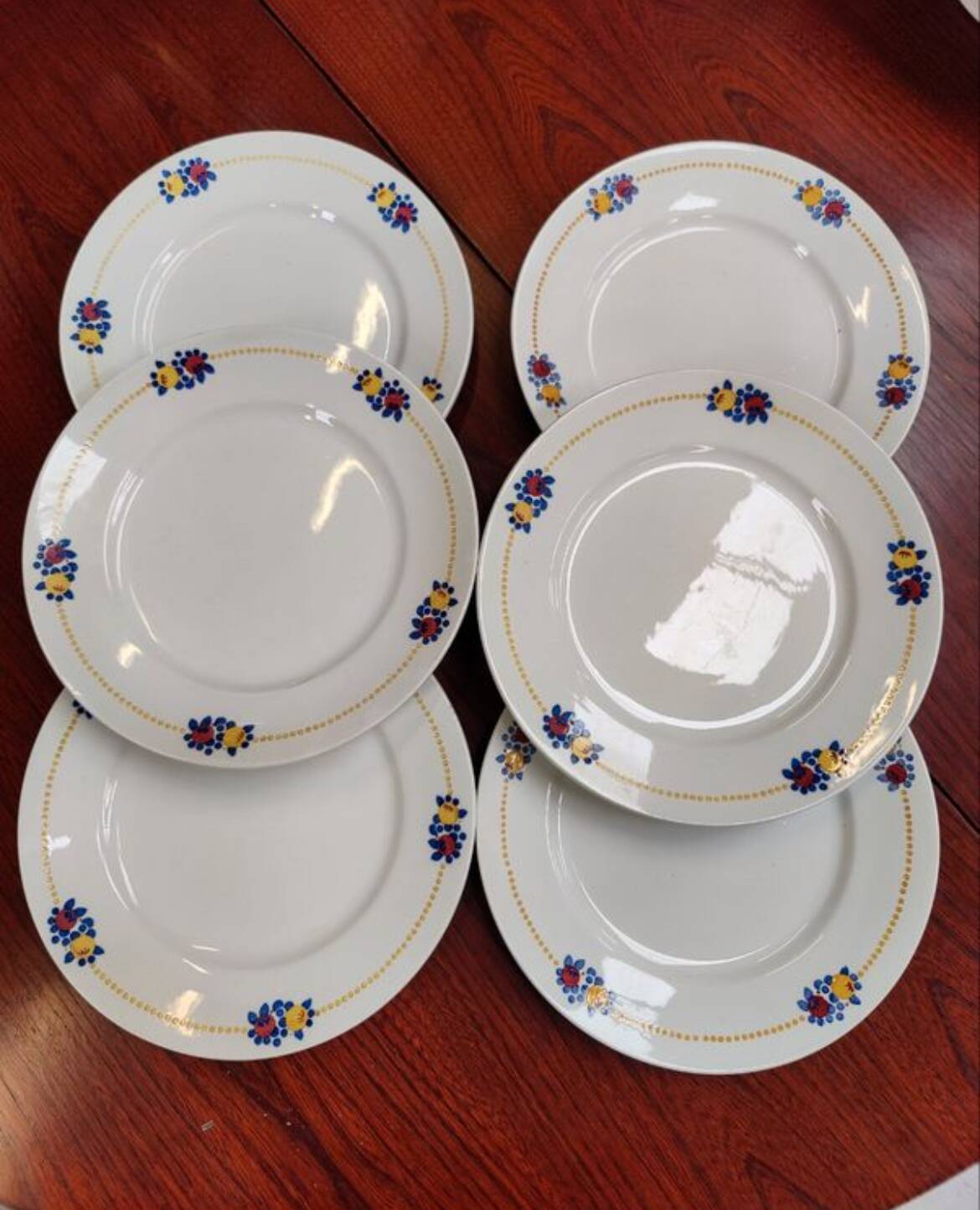 Set of 6 Villeroy & Boch dinner plates