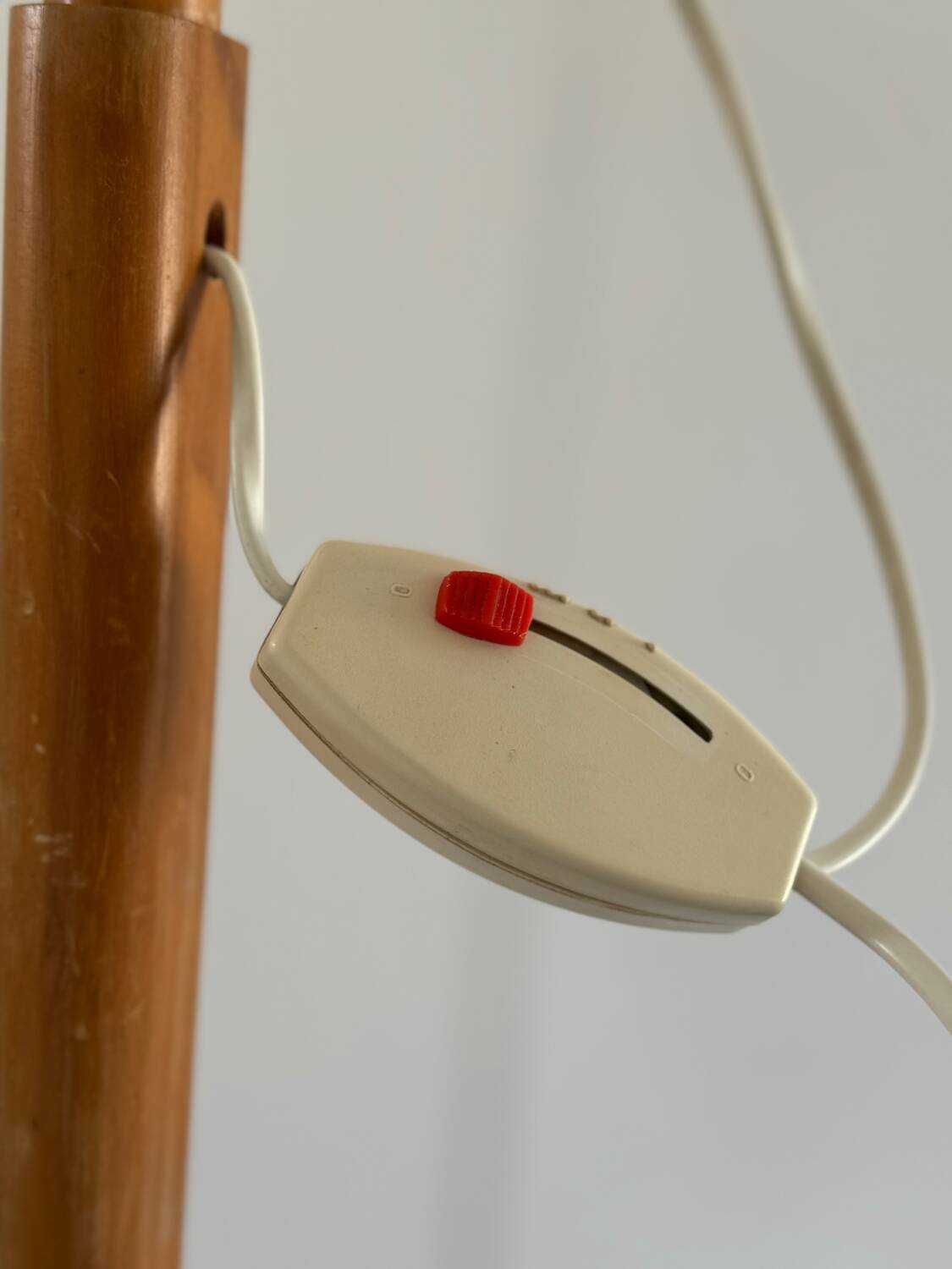 Lampadaire suédois en pin, design scandinave années 80