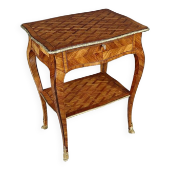 Petite table de salon en bois précieux, style louis xv – 1re partie xixe