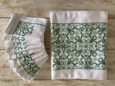 Large tablecloth and its 10 old napkins embroidered with cross stitch - 210x120 - cotton