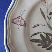 Fluted plate Longchamp, decorated with dragonflies and flowers.