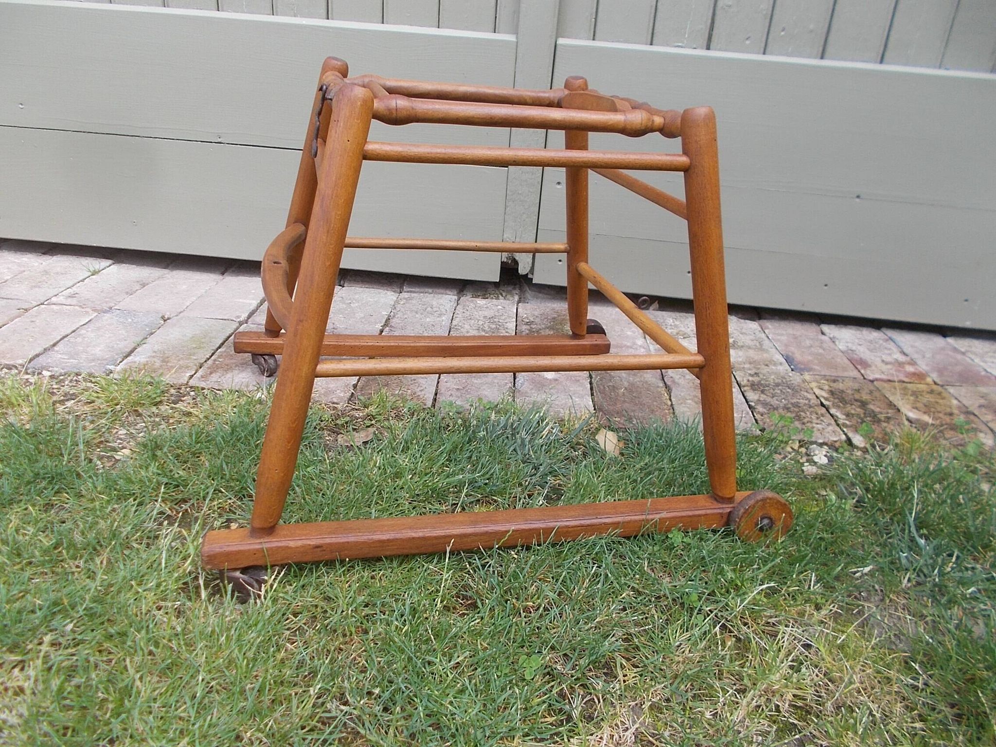 Ancienne chaise haute pour enfant Luterma
