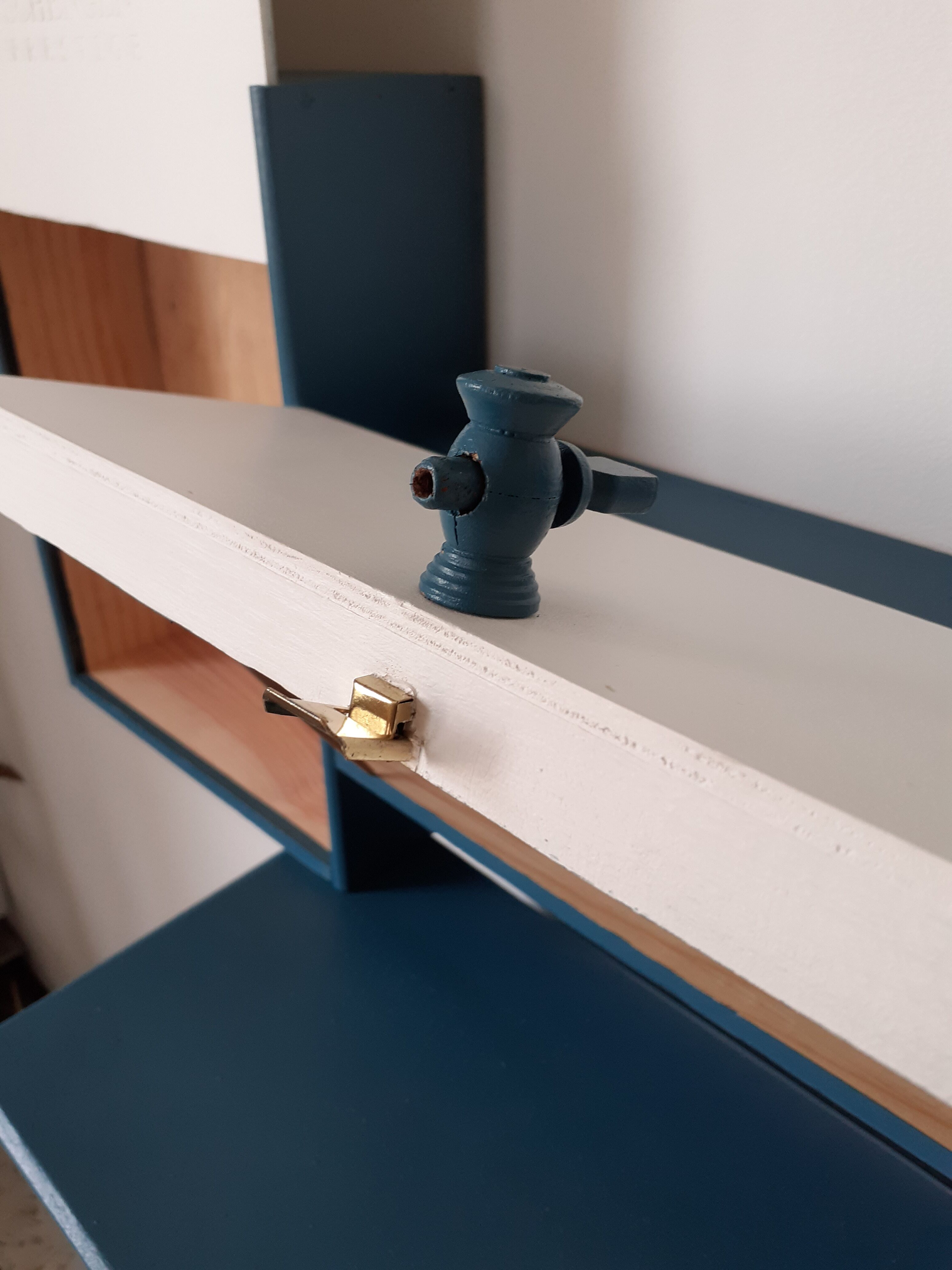 Wall-mounted wooden shelf