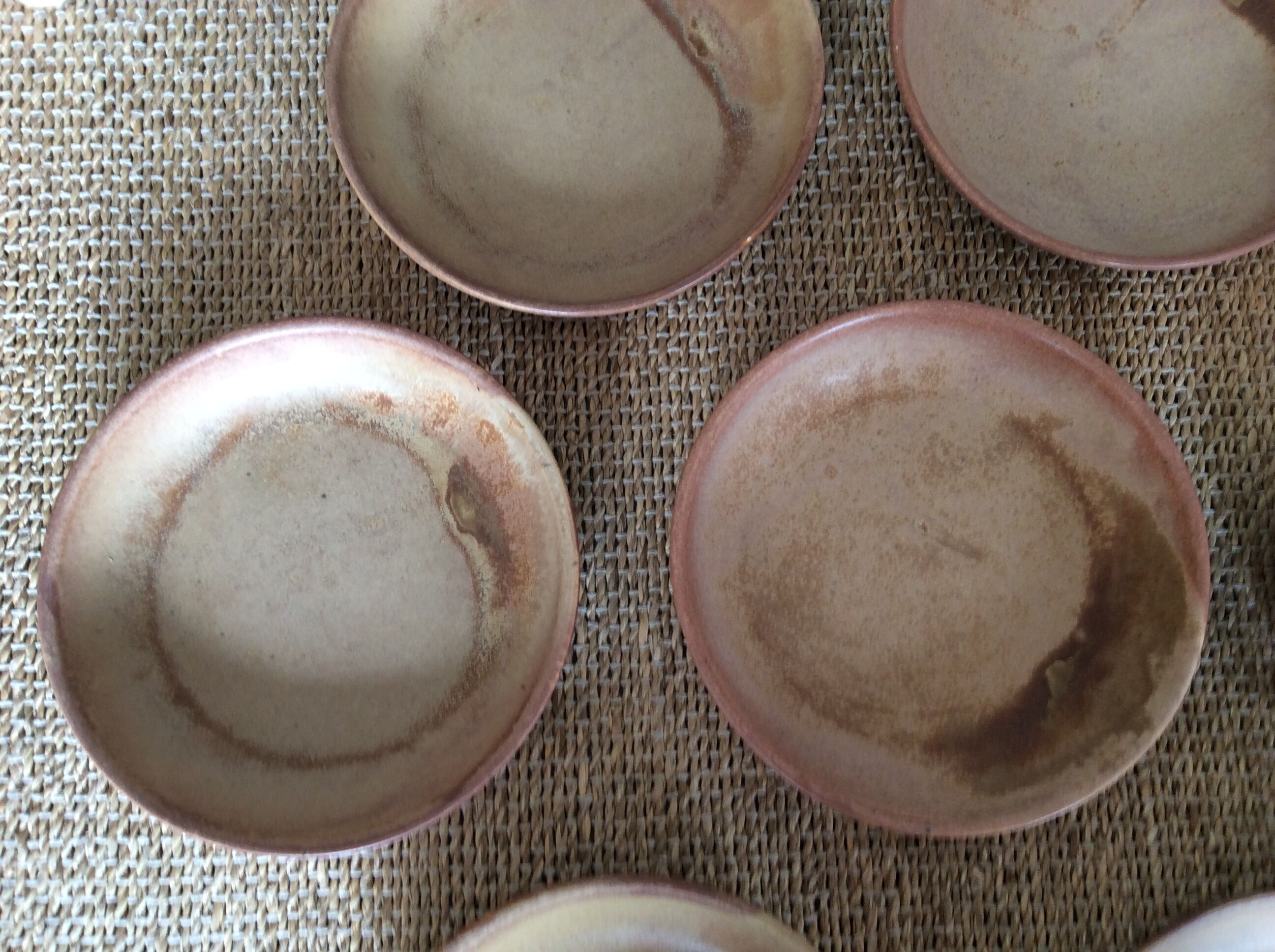 7 hollow stoneware plates