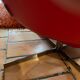 Fauteuil Roche Bobois en cuir rouge