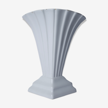 White vase typa Art Deco