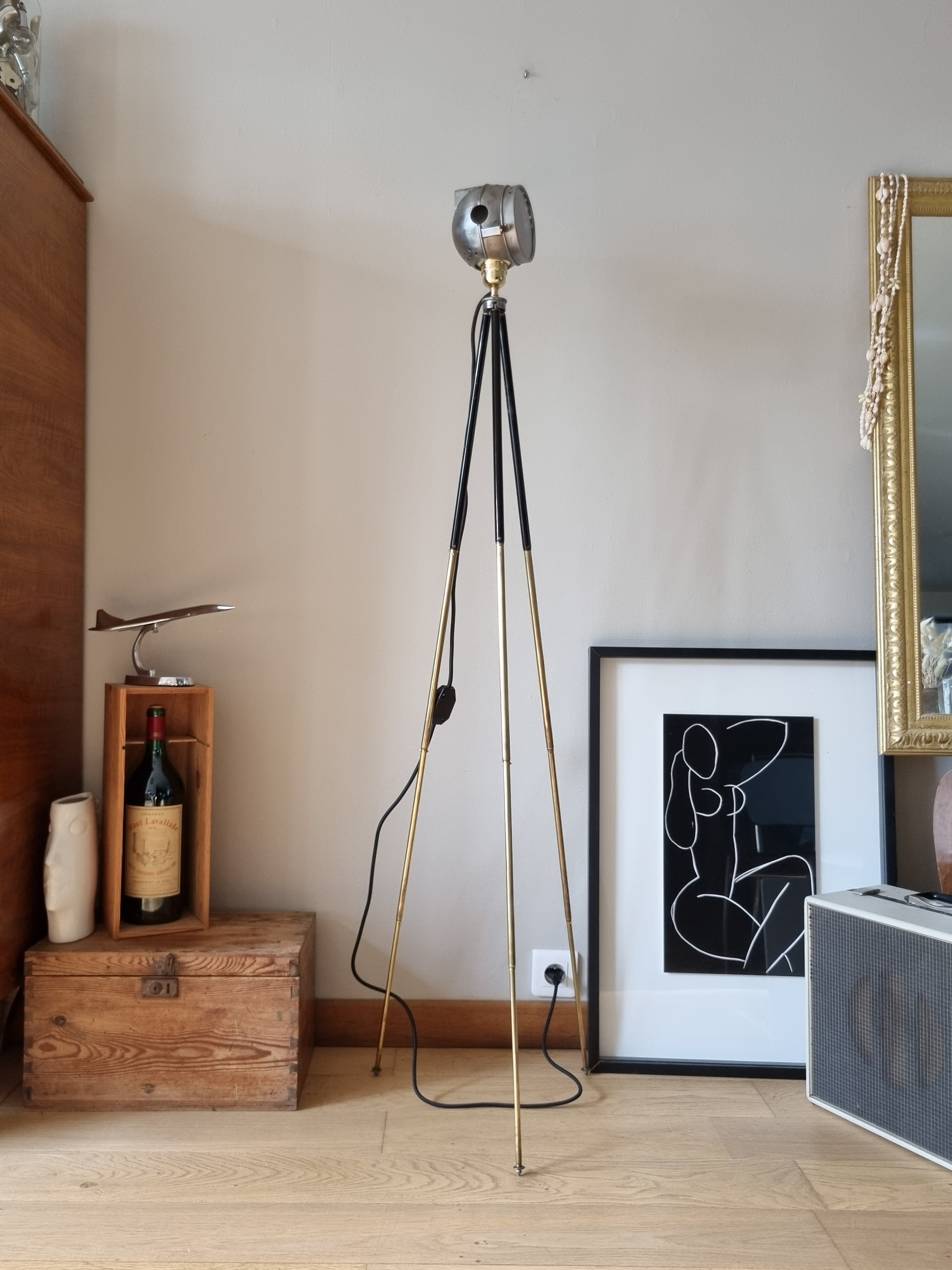 Former tripod projector, Besnard Paris, ca. 1910