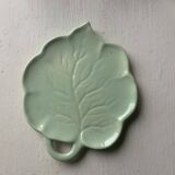 Pocket tray, barbotine in the shape of a vintage green leaf