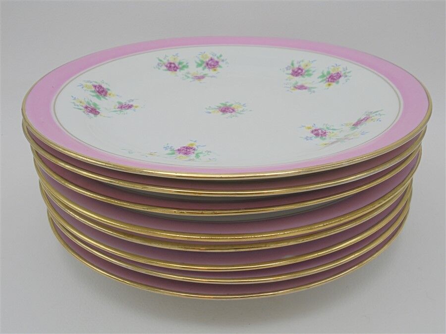 Set of 8 porcelain plates
