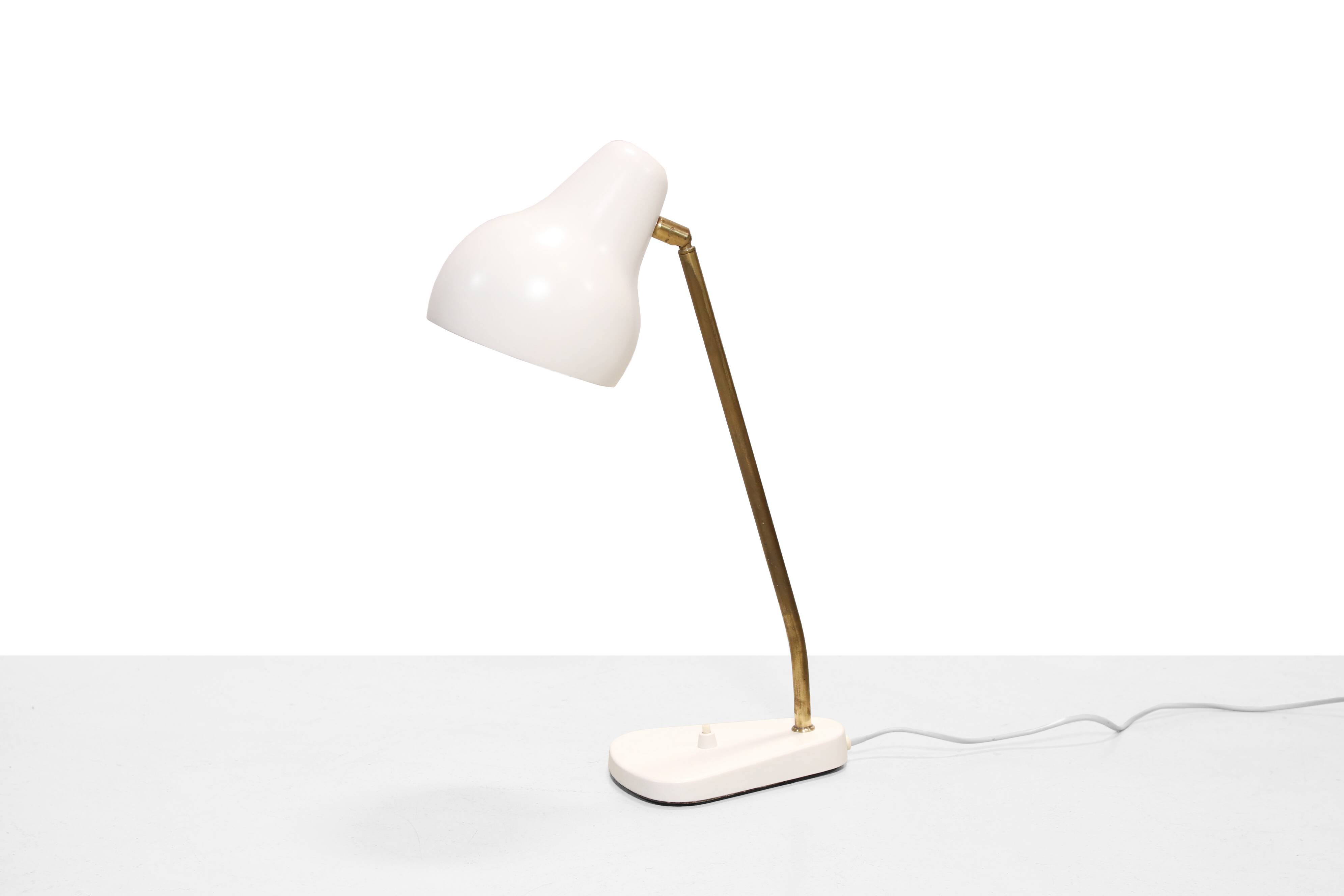 Original vintage Vilhelm Lauritzen VL38 table lamp for Louis Poulsen