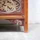 Armoire de mariage chinoise ancienne en orme sculpté et laqué – École de Ni