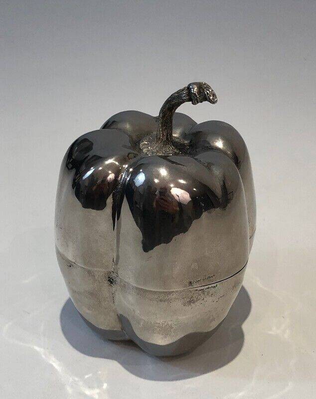 Seau à glaçon en métal argenté en forme de poivron