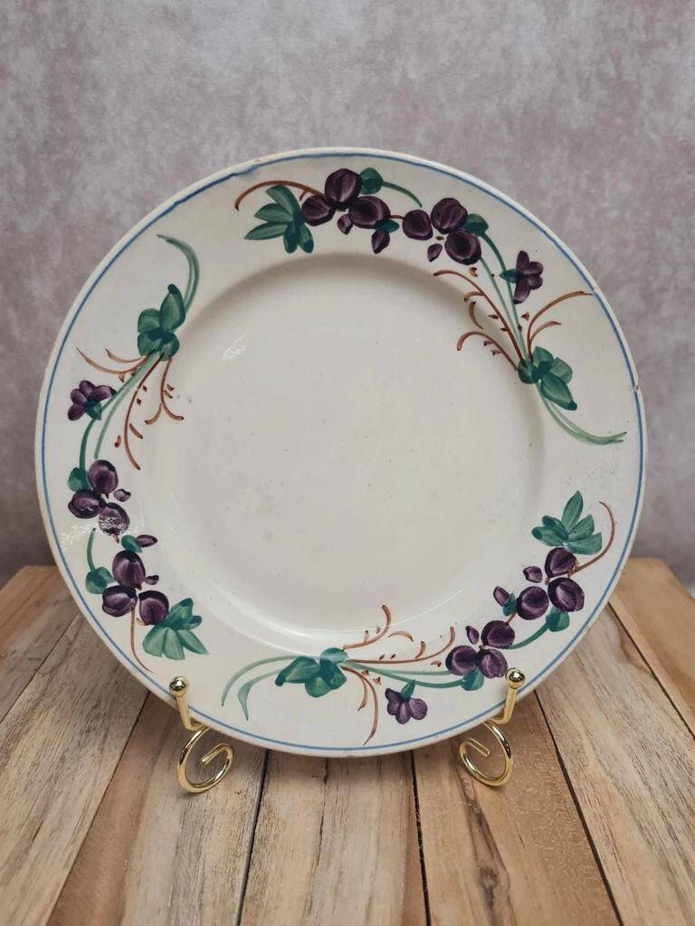 Old Gien plate with purple floral decoration, ironstone, country style.