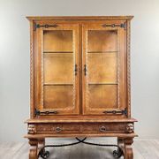 Carved oak display case, Neo-Renaissance style, 20th century