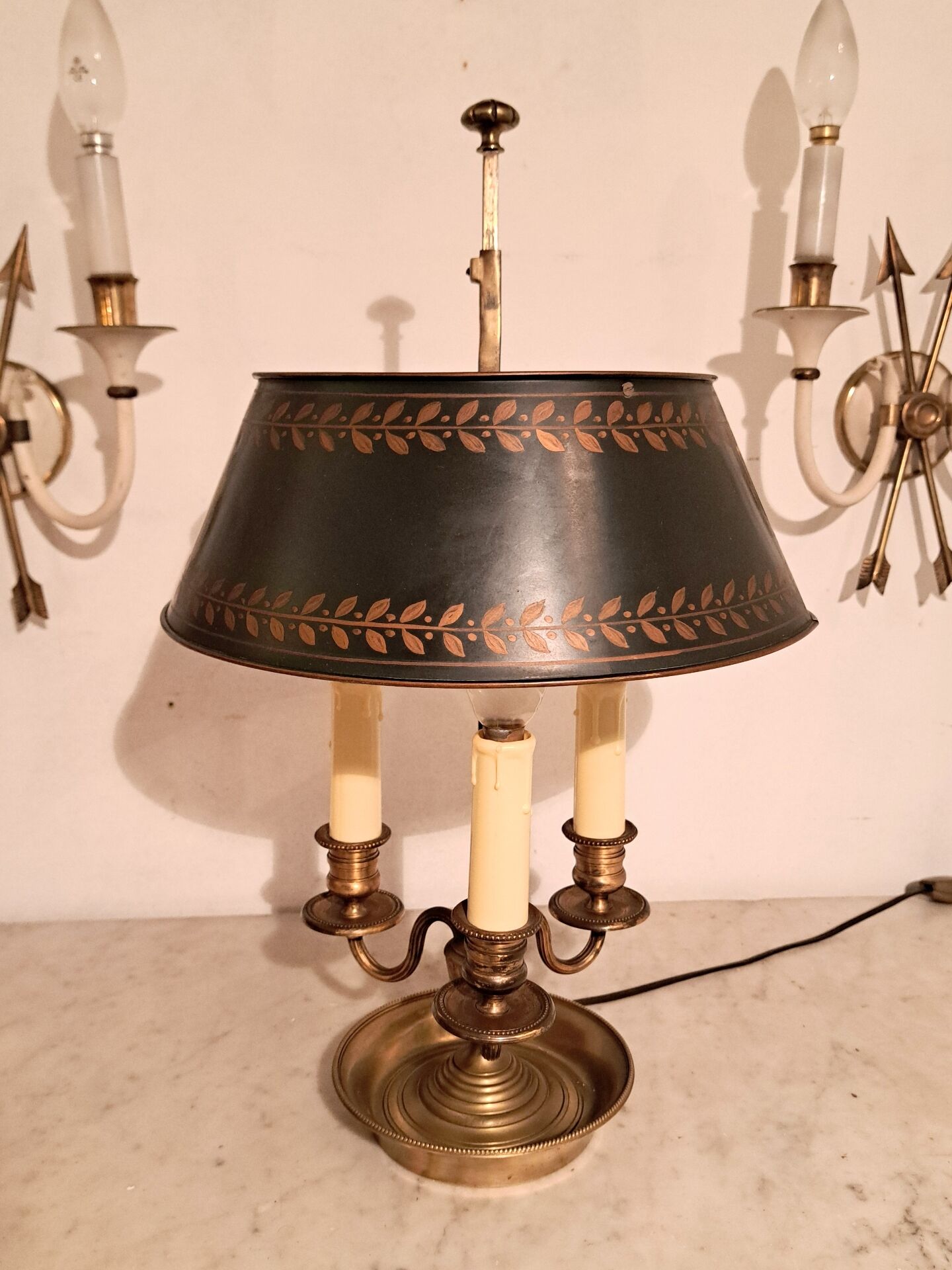 Gilded bronze and painted tin bouillotte lamp