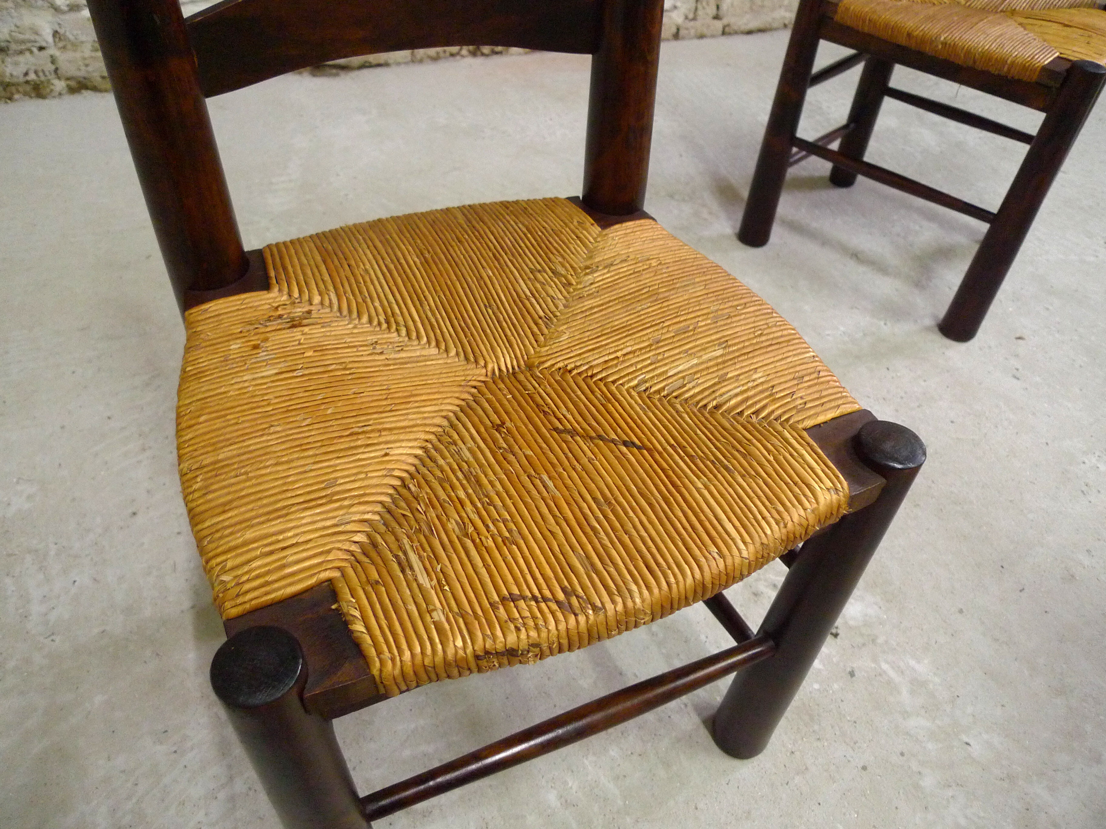 Series of 4 wooden chairs and straw