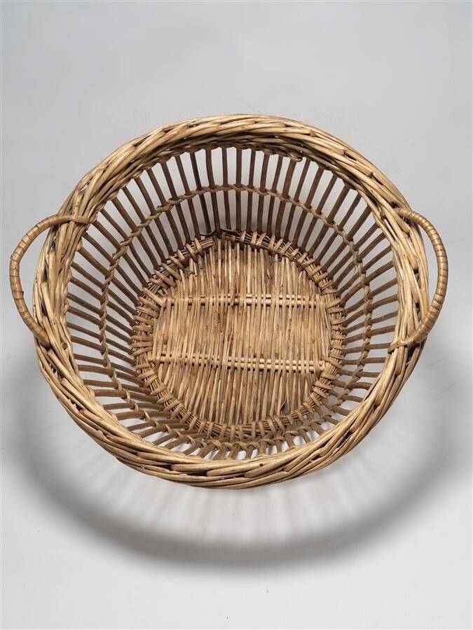 A pair of small baskets
