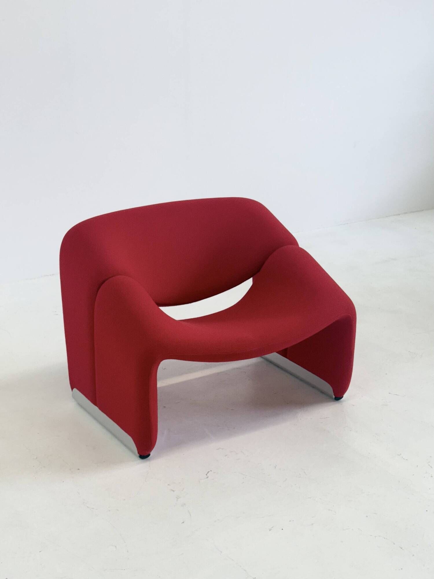 Chaise Artifort Groovy F598 M de Pierre Paulin en rouge
