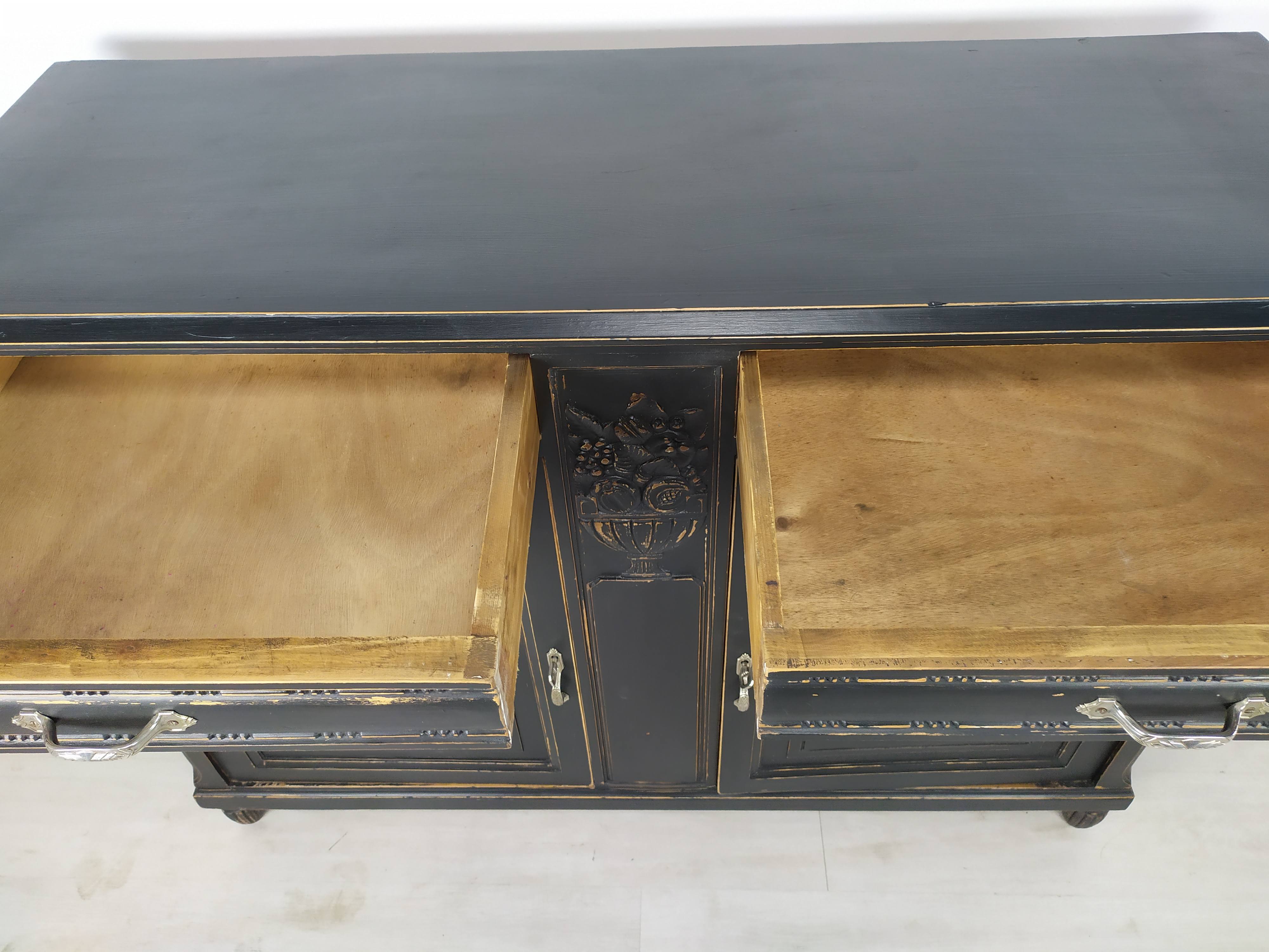Buffet 1920 patinated black