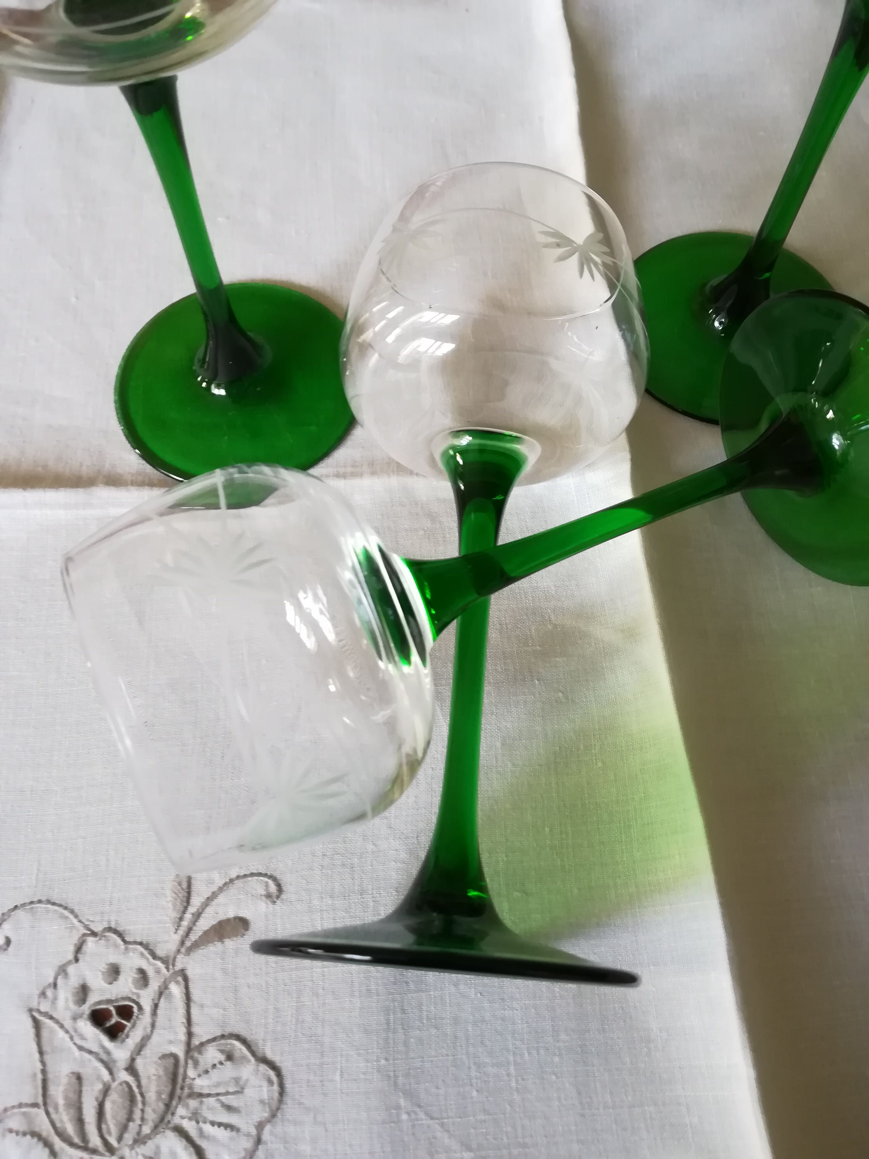 4 engraved Alsace wine glasses green feet