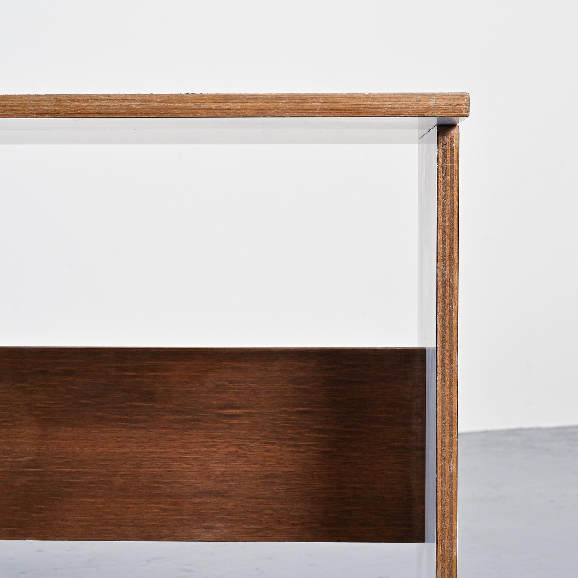 Modular table by Pierre Guariche for La Plagne, circa 1968.