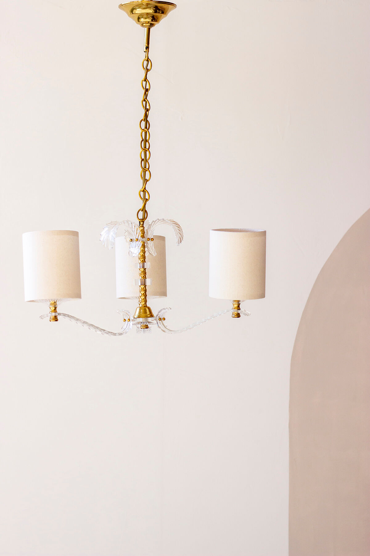Suspension tropicale en plexiglass et laiton