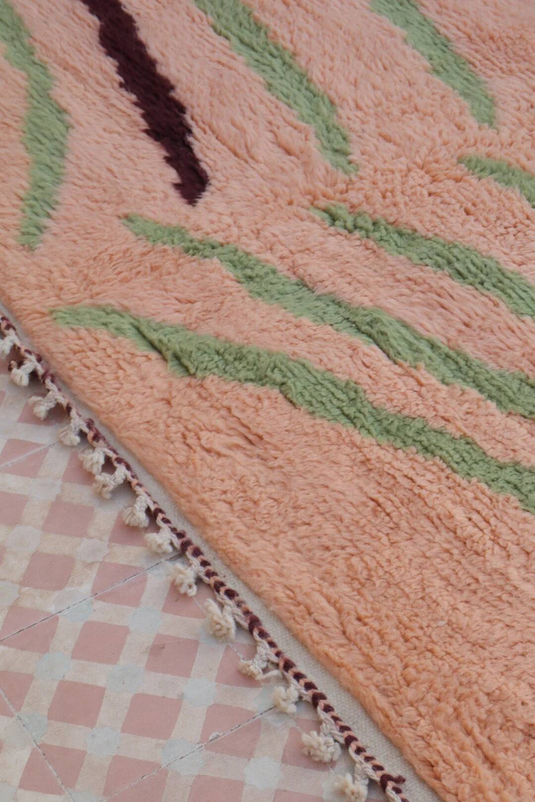 Colourful Berber rug with tiger patterns - 320 x 200 cm