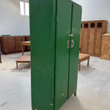 Armoire vintage en métal vert