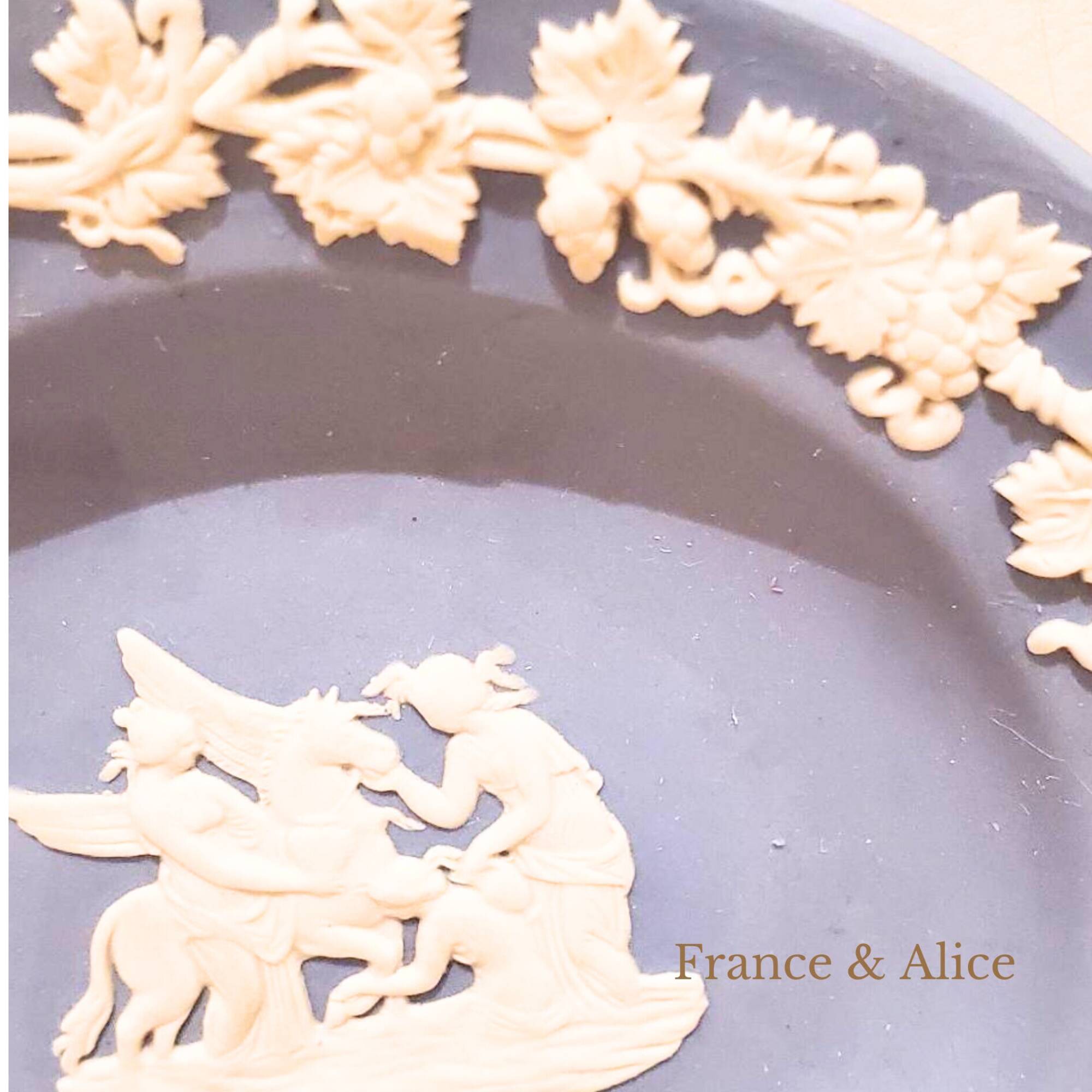 Wedgwood Blue Jasper Bowl – Pegasus Motif in Relief – 11 cm