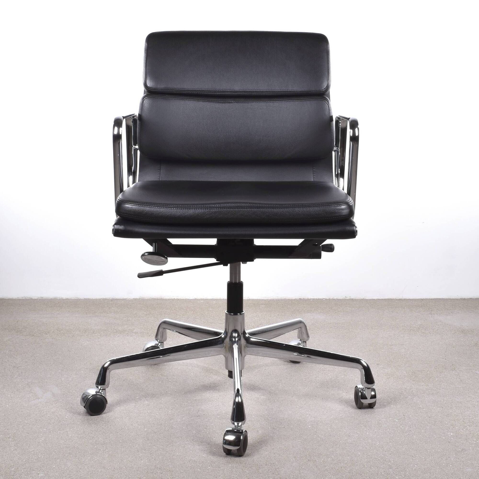 Charles & Ray Eames EA217 Office Chair polished aluminum and black leather