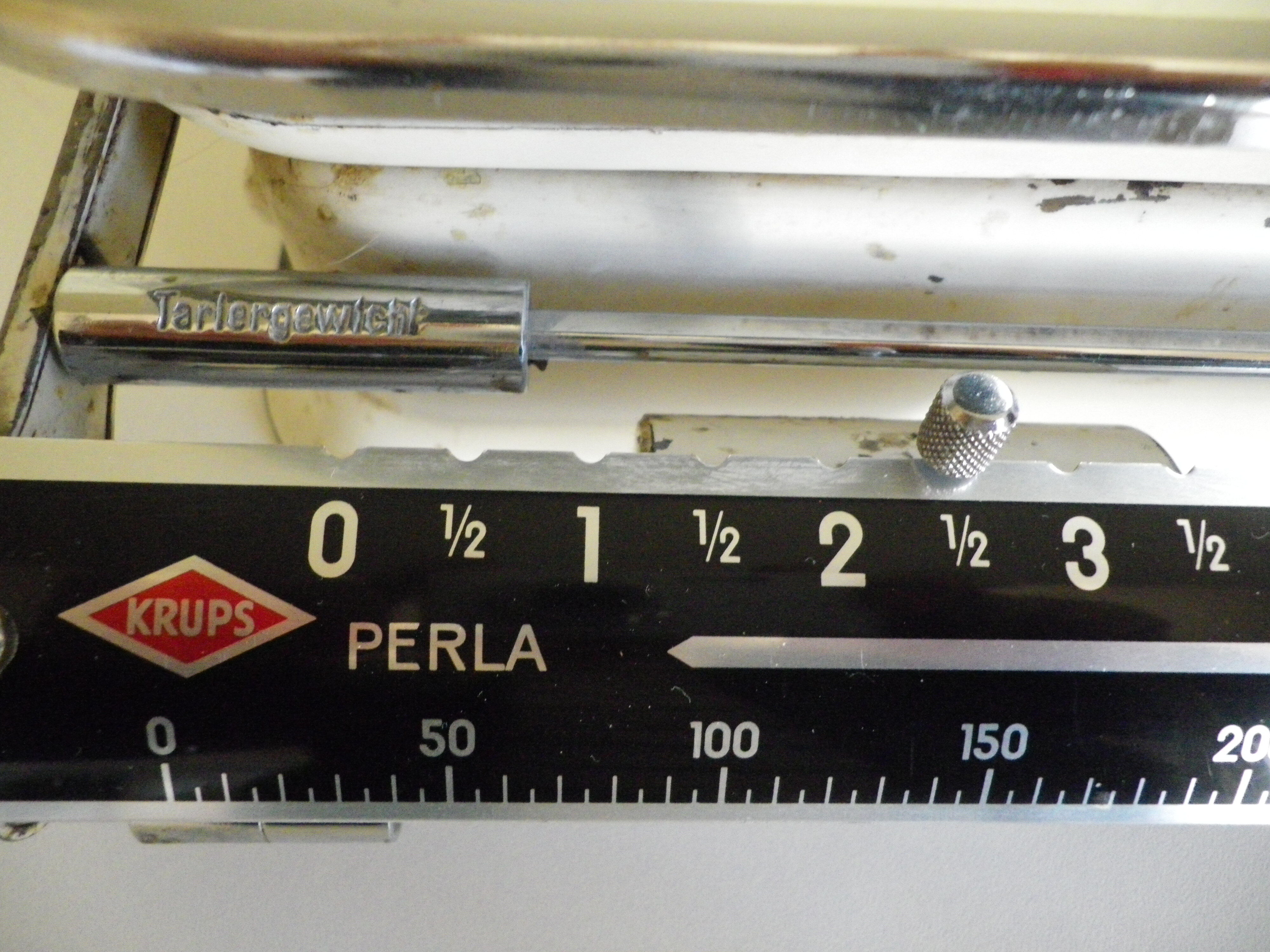 Old metal and chrome metal balance - Krups brand - 1960s