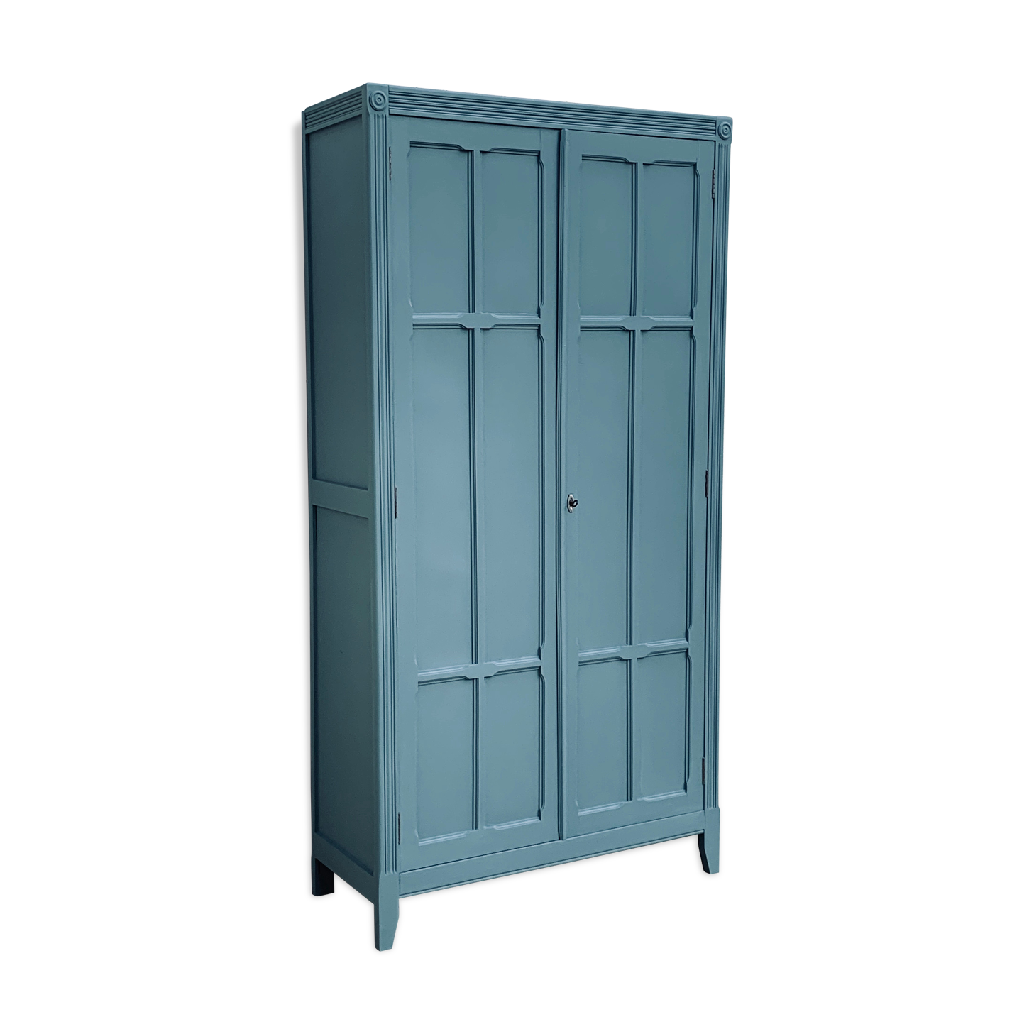 Greyish blue Parisian wardrobe 1940