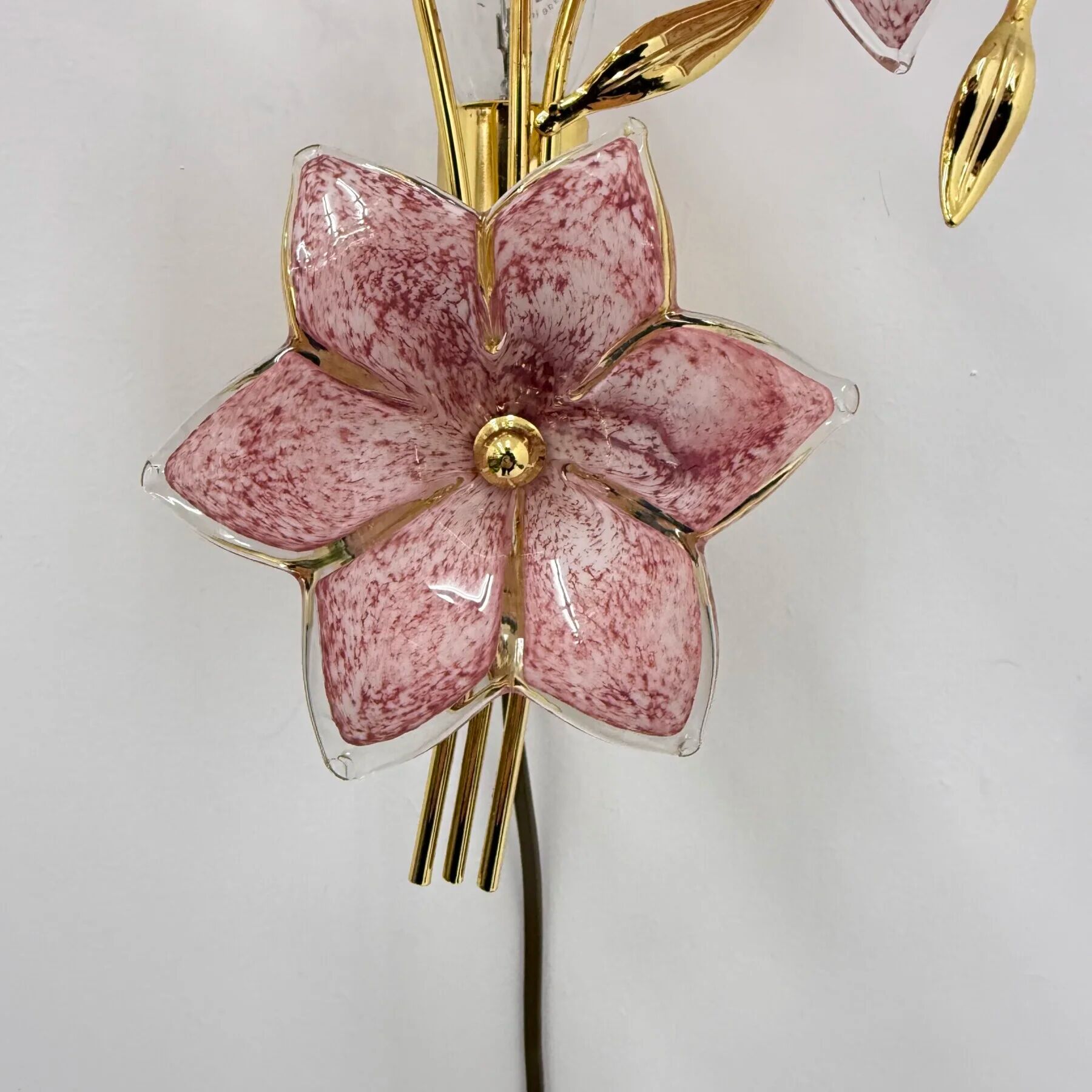 Mid-century design Murano pink glass flower wall lamp, 1970s