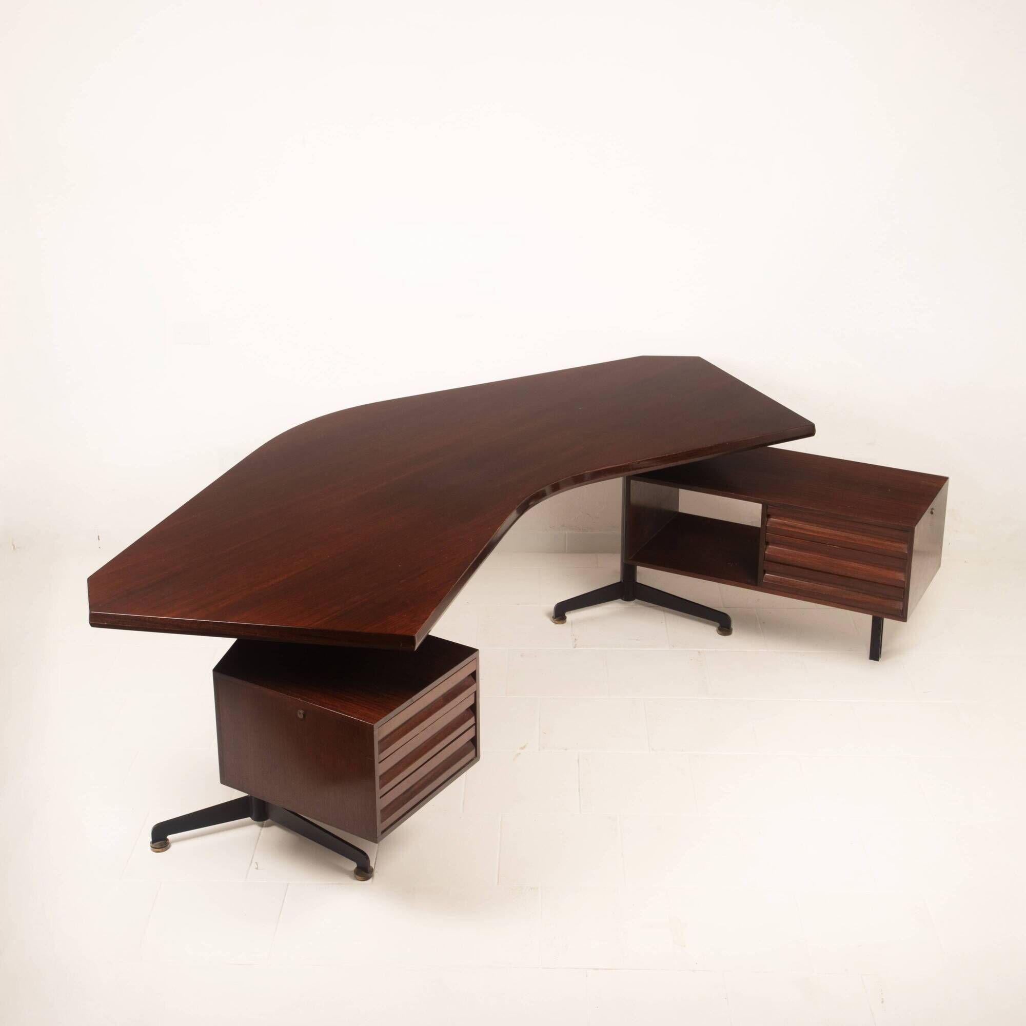T96 Rosewood Boomerang Desk by Osvaldo Borsani for Tecno, First Edition, 1950