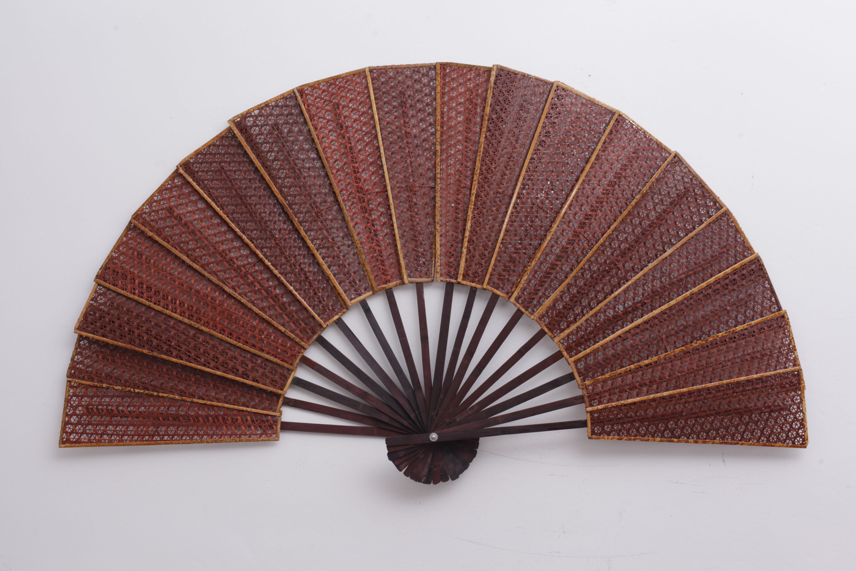 Fan in dark cannage 113 cm
