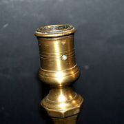 Antique octagonal candlestick in Regency bronze from the 19th century.