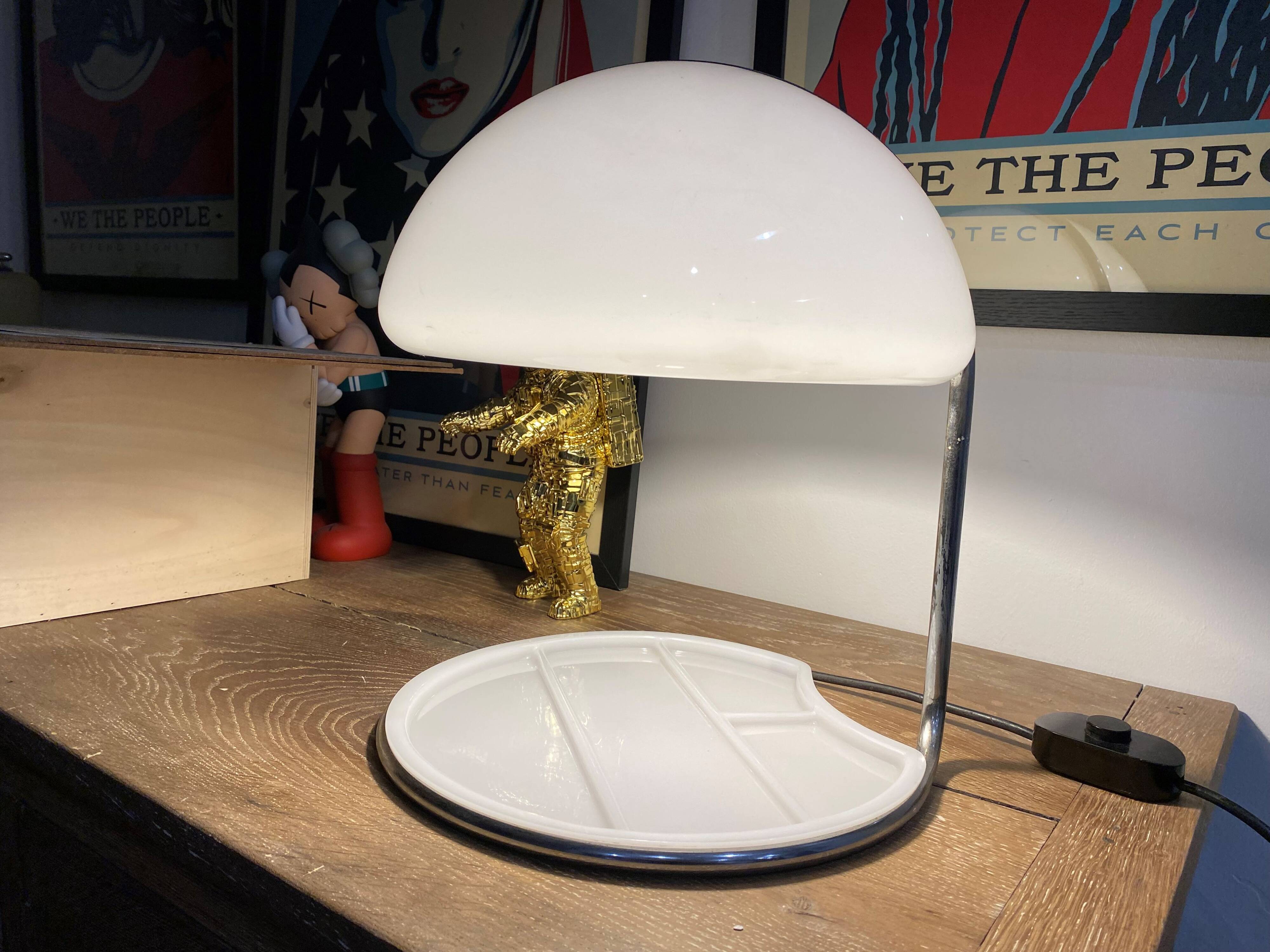 Shell lamp by Luigi Massoni and Luciano Bottura for Harvey Guzzini 1960 vintage