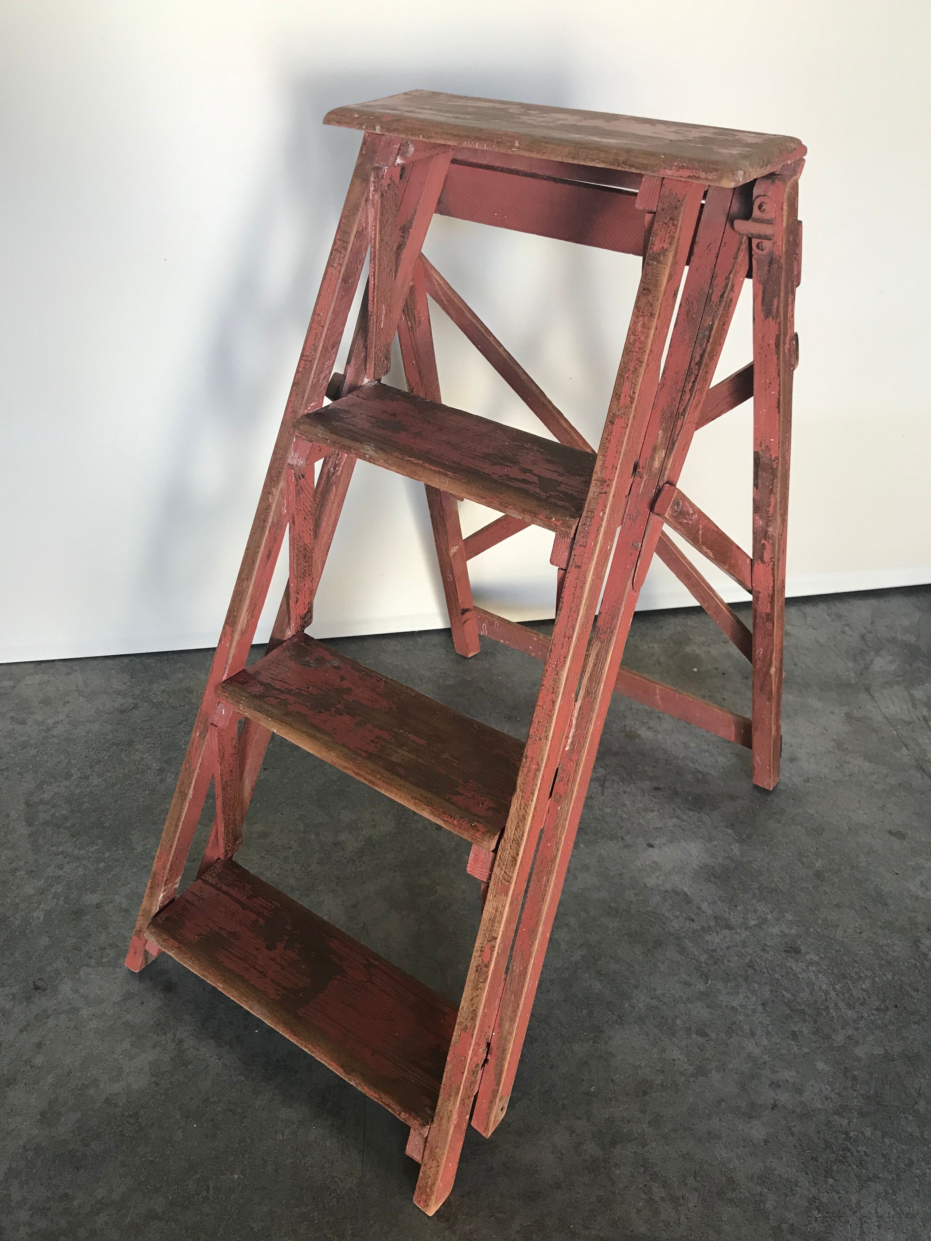 Industrial stepladder crafting foldable wooden painter