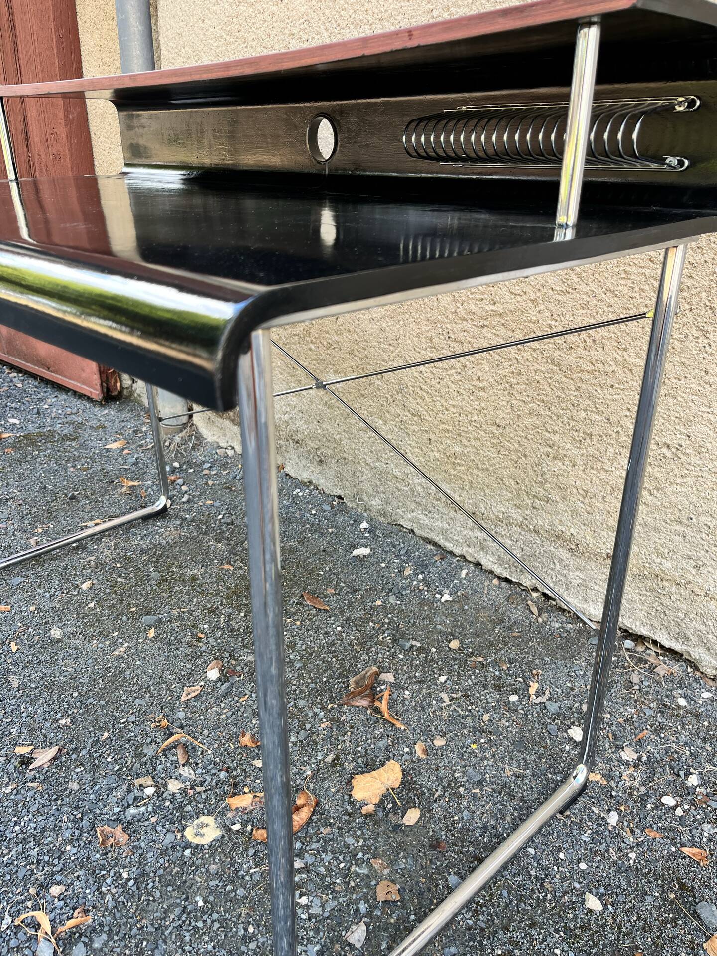 Bauhaus style desk