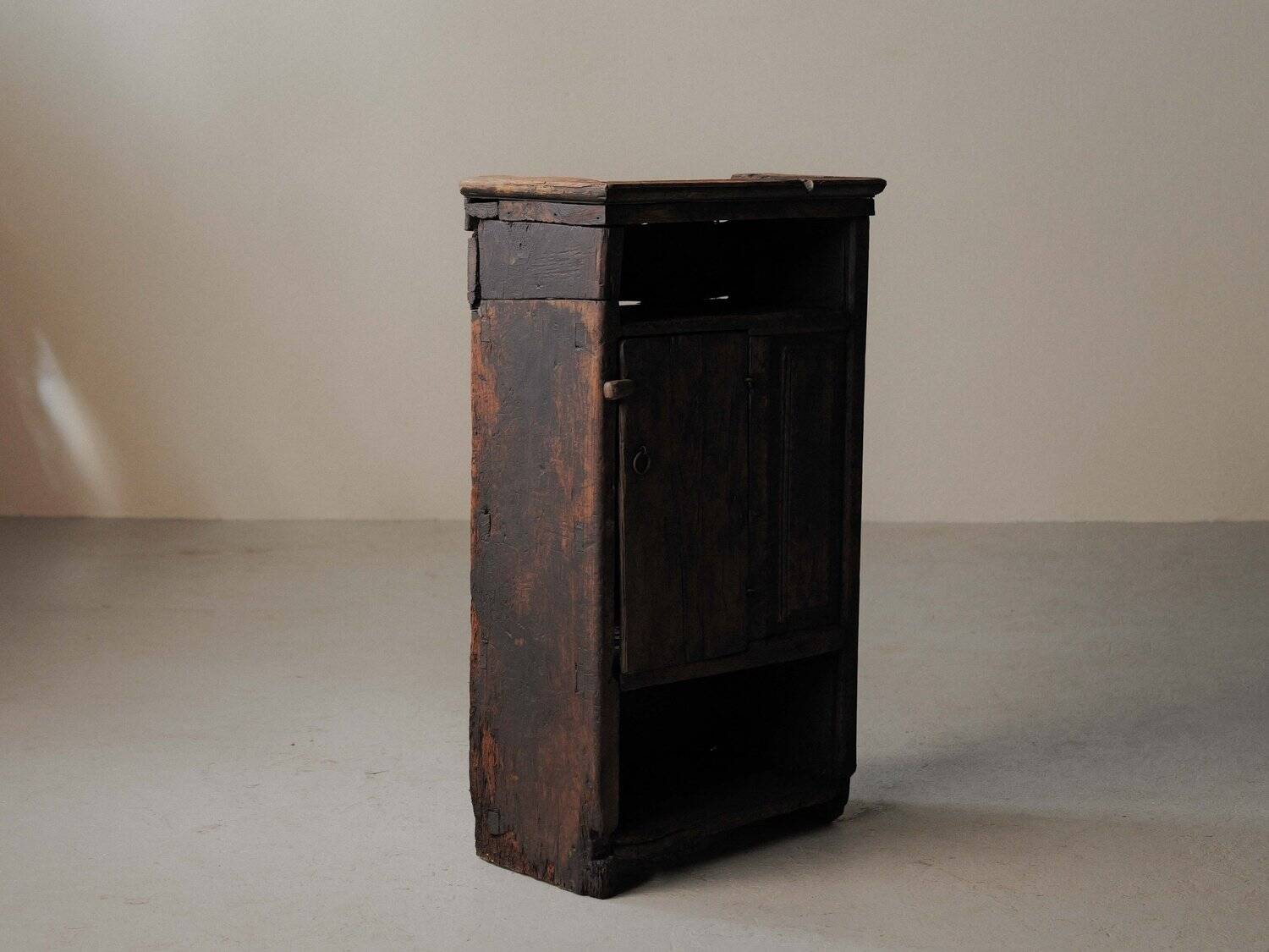 Mountain furniture in solid wood, Folk Art, 19th century