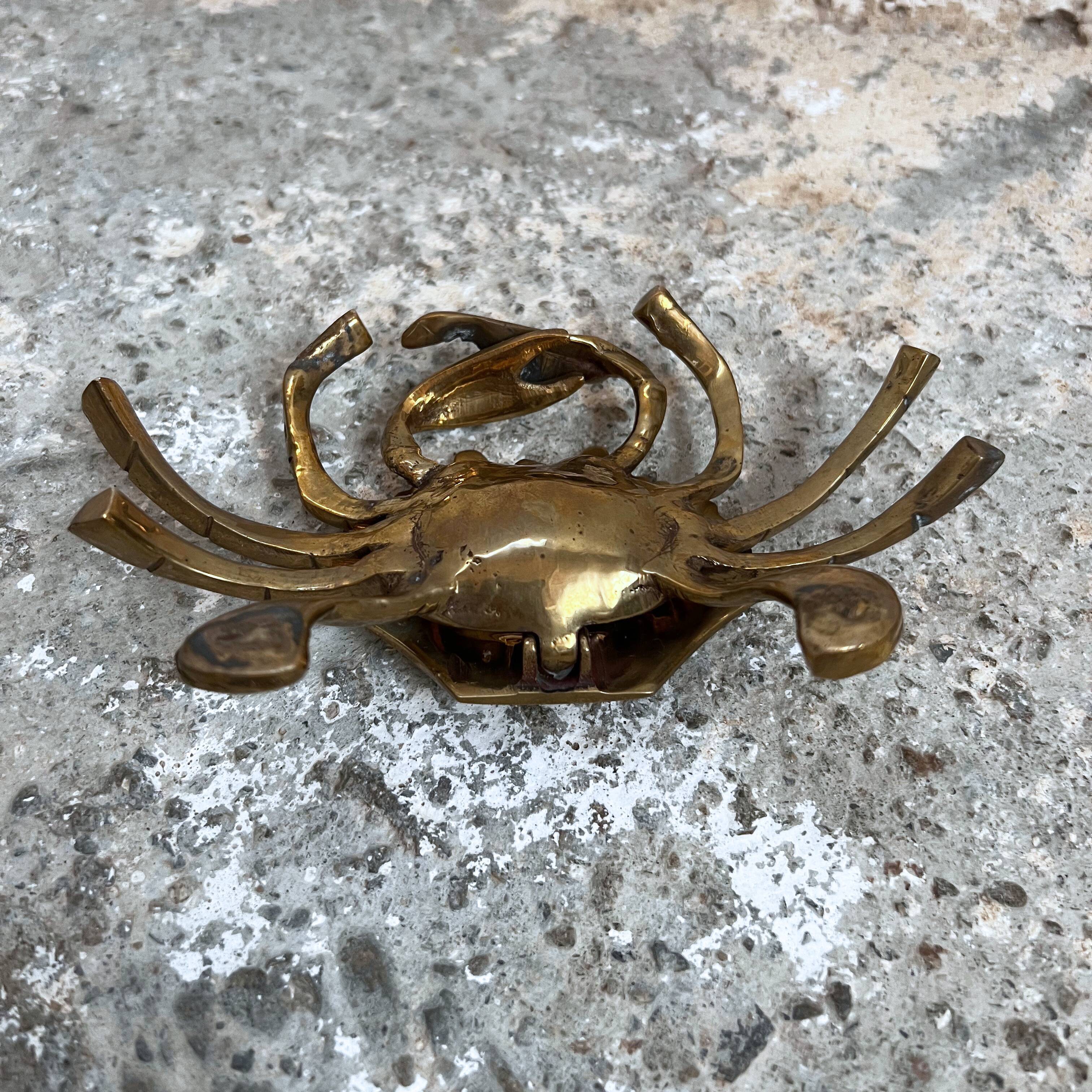 Vintage brass ashtray crab