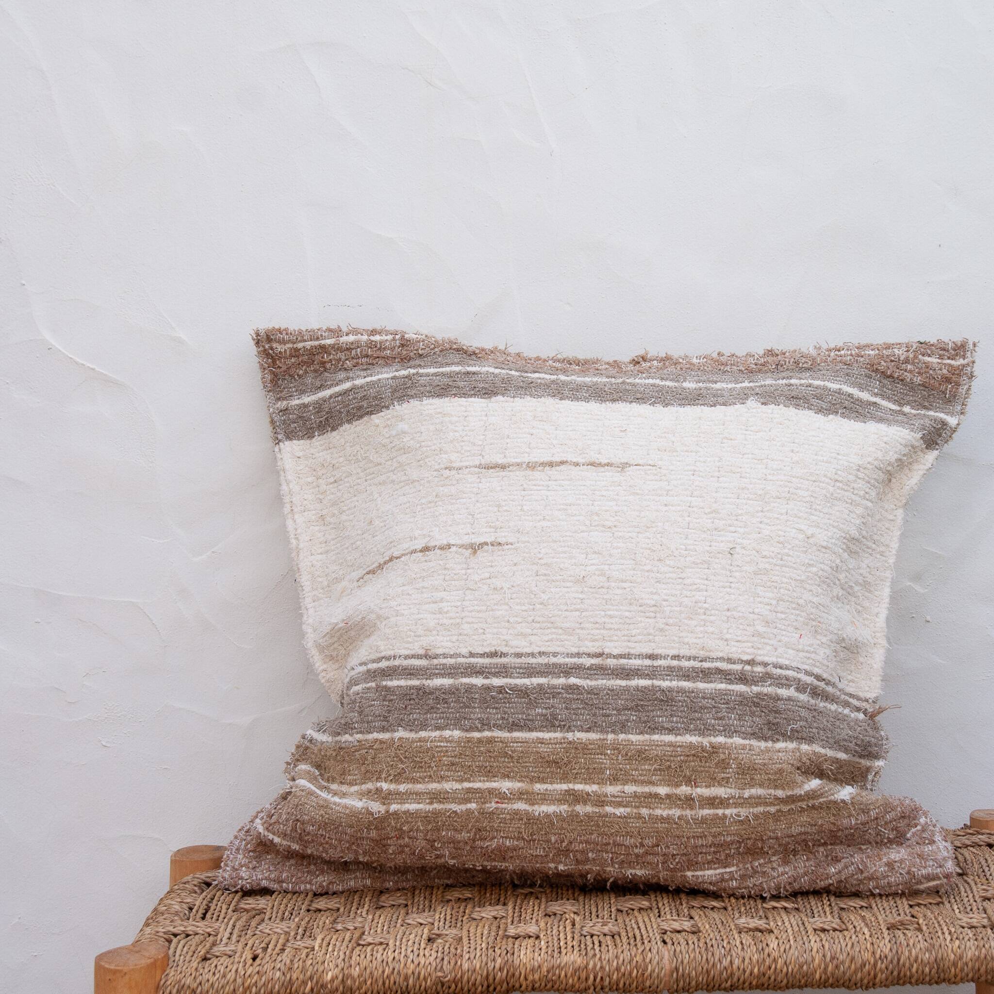 Housse de cousin beige - artisanale tissé main en coton recyclé