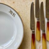 11 amber knives