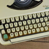 Olympia Splendid 66 Typewriter