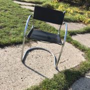 Set of 6 black Bauhaus cantilever chairs in chrome, Italy 1970s.