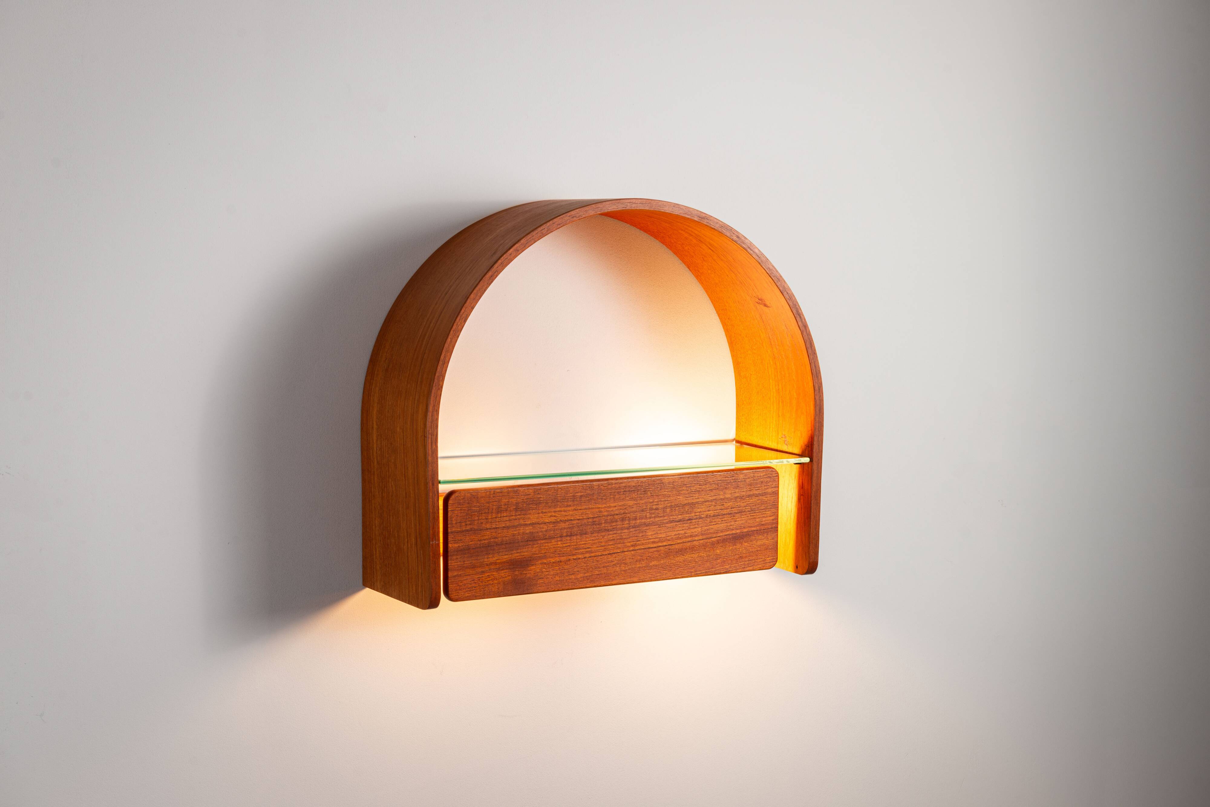 Domus wall console with lighting and glass