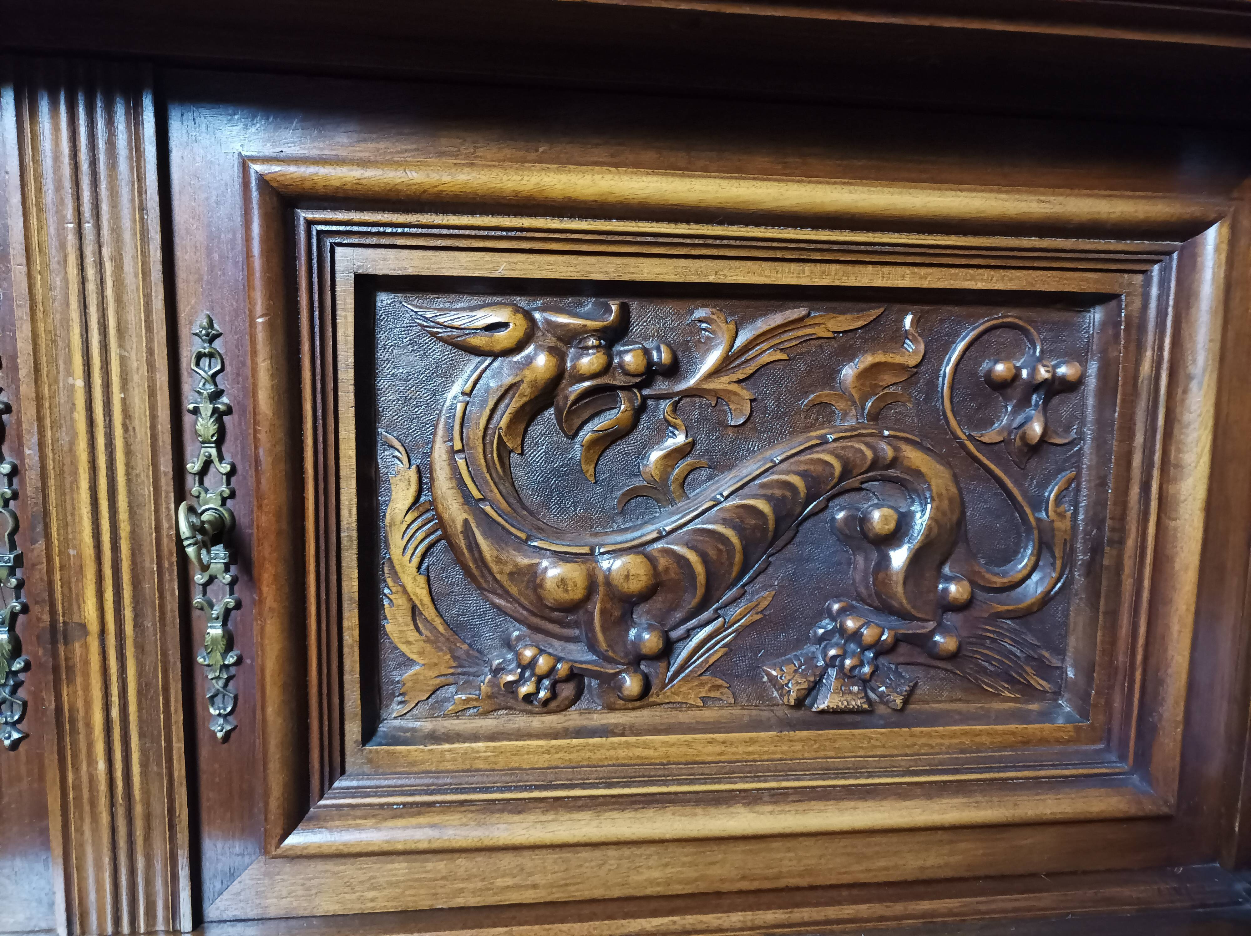 Buffet served Renaissance walnut