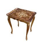 Table d'appoint florentine